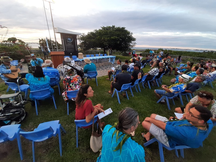 Le Tavini célèbre la réinscription du Pays à l'ONU Le Tavini célèbre la réinscription du Pays à l'ONU