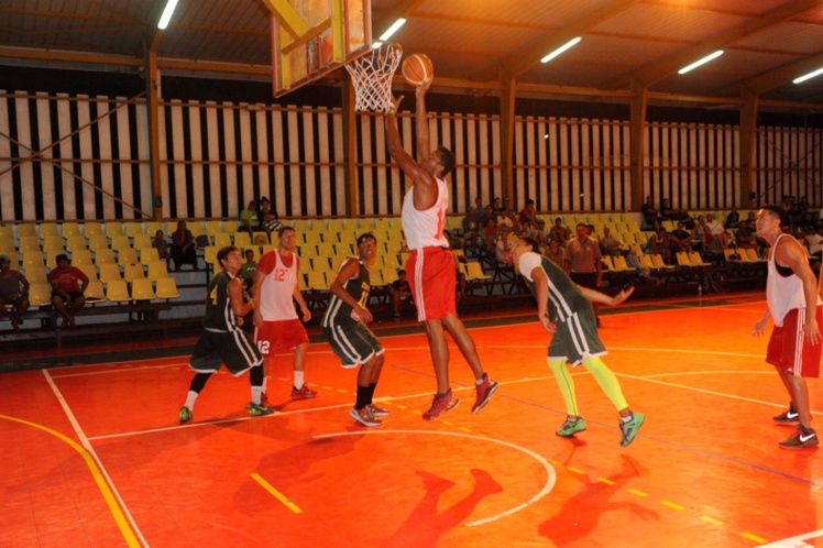 Basketball : JT bat Central, Excelsior maîtrise SDJ Basketball : JT bat Central, Excelsior maîtrise SDJ