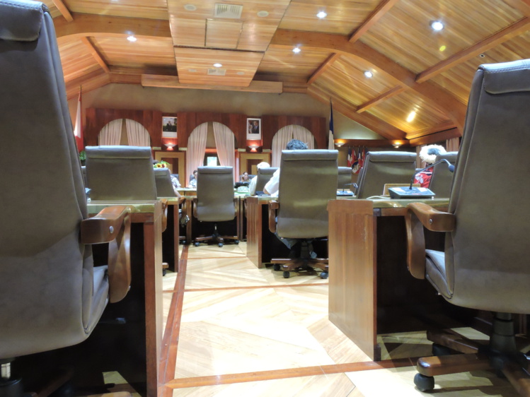 Chaque candidat aura cinq minutes ce matin pour exposer sa profession de foi. Chaque candidat aura cinq minutes ce matin pour exposer sa profession de foi.