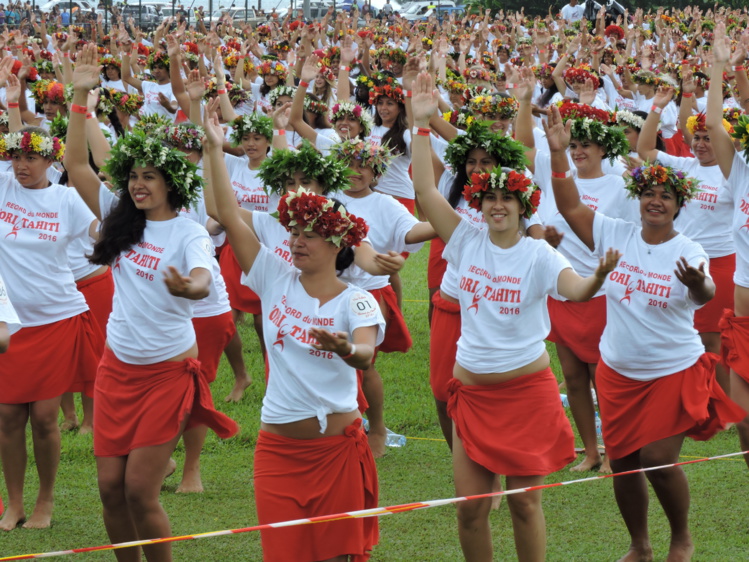 2 980 danseurs de ori tahiti : record battu ! (vidéo et photos) 2 980 danseurs de ori tahiti : record battu ! (vidéo et photos)