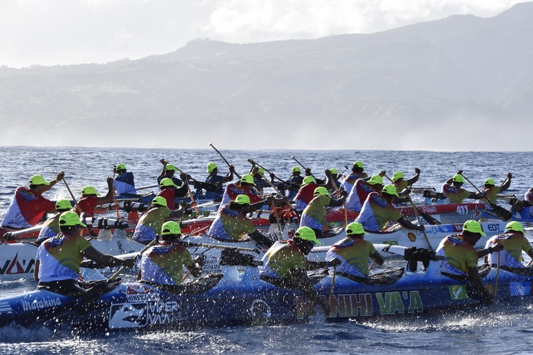 La première étape a rassemblé 21 équipages. La première étape a rassemblé 21 équipages.