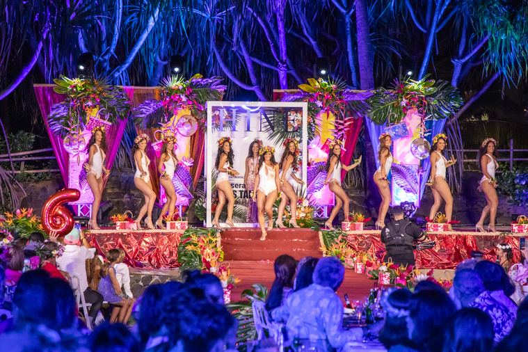 Passage en maillot de bain pour les dix candidates. © Tevahitua Brothers Passage en maillot de bain pour les dix candidates. © Tevahitua Brothers