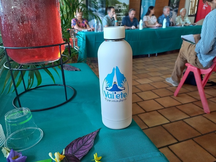 L’eau de Papeete devient Vai’ete L’eau de Papeete devient Vai’ete