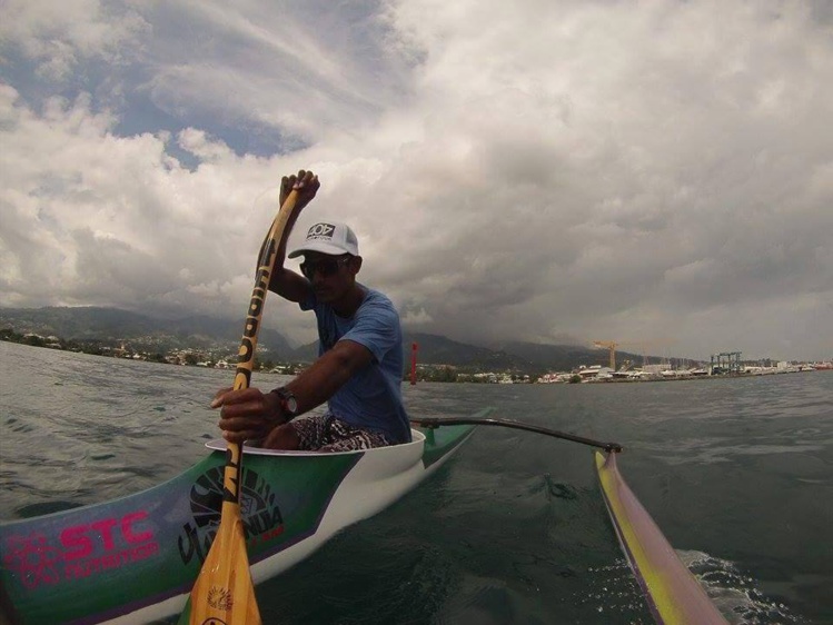 A la base, Niuhiti pratique le va’a A la base, Niuhiti pratique le va’a