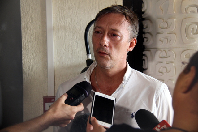 Nicolaz Fourreau, représentant de l'association de défense des familles des victimes de la catastrophe aérienne de Moorea.