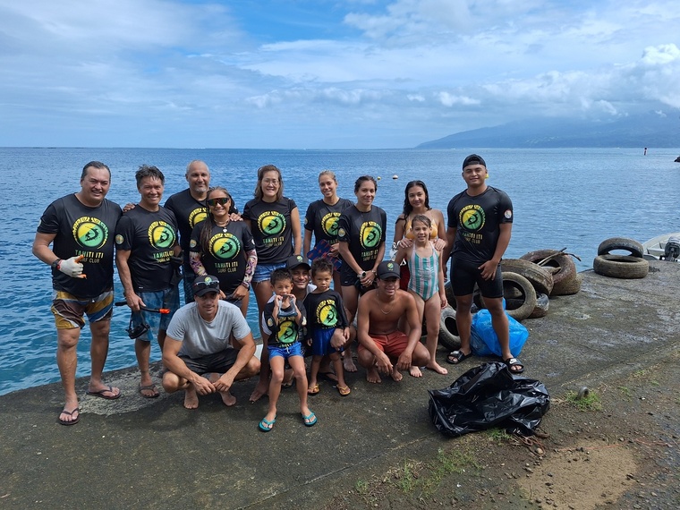 Une journée de cohésion sous le signe de l’environnement pour le Tahiti iti surf club. Une journée de cohésion sous le signe de l’environnement pour le Tahiti iti surf club.