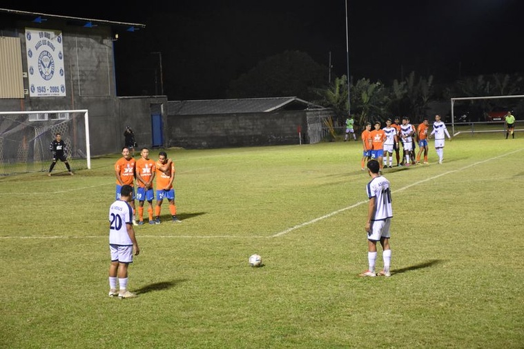 C’est sur les coups de pied arrêtés que Vénus a trouvé le chemin des filets. C’est sur les coups de pied arrêtés que Vénus a trouvé le chemin des filets.