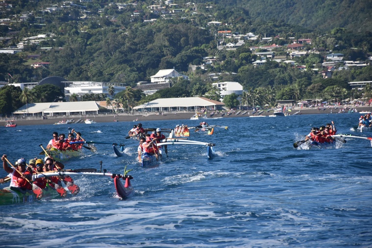 La bataille a fait rage sur le plan d’eau. La bataille a fait rage sur le plan d’eau.