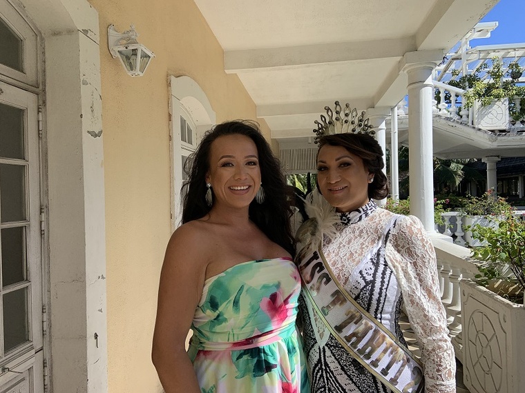 Shelby Hunter, à droite et O'omaka Gendron à gauche. Crédit photo : Thibault Segalard. Shelby Hunter, à droite et O'omaka Gendron à gauche. Crédit photo : Thibault Segalard.