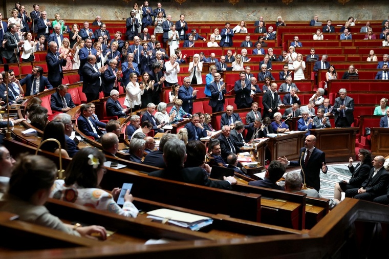 La France doit demander "pardon" à la Polynésie pour ses essais nucléaires, juge la commission d'enquête La France doit demander "pardon" à la Polynésie pour ses essais nucléaires, juge la commission d'enquête