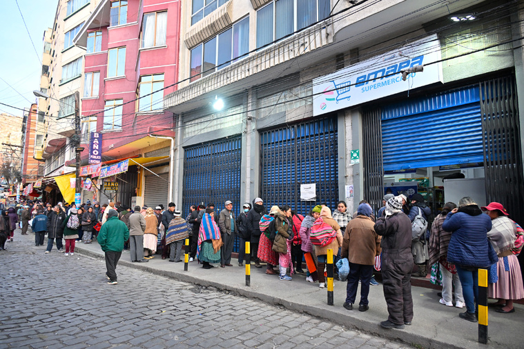 Dans un pays en crise, le président bolivien craint le défaut de paiement