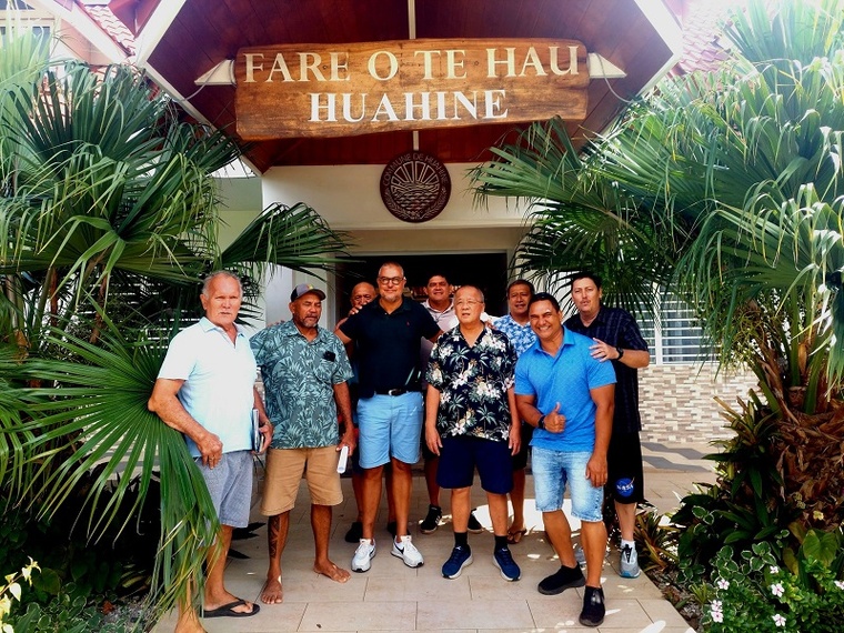 Rencontre avec les élus municipaux de Huahine le 16 juin dernier Rencontre avec les élus municipaux de Huahine le 16 juin dernier