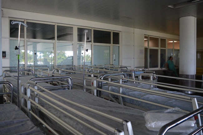 Le schéma d’organisation sanitaire prévoit de rassembler les hôpitaux de Taaone, Taravao et Uturoa  au sein d'une communauté hospitalière polynésienne autour d’une entité unique.