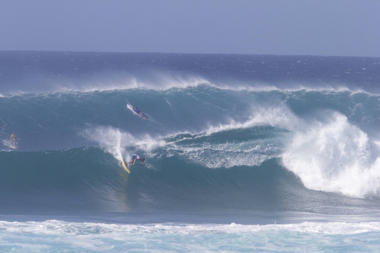 Sunset Beach a proposé des vagues imposantes tout au long de la compétition Sunset Beach a proposé des vagues imposantes tout au long de la compétition
