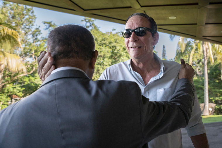 Philippe Gomès (à droite). Delphine MAYEUR / AFP Philippe Gomès (à droite). Delphine MAYEUR / AFP