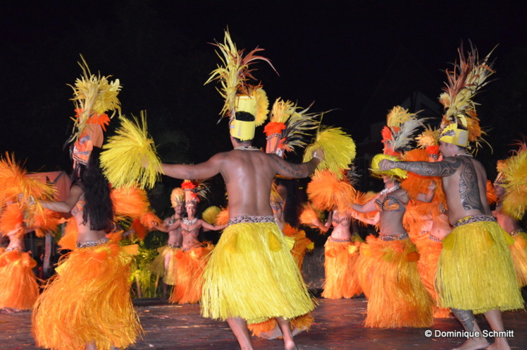 Tahiti Ora dansera à l'arrivée de François Hollande dimanche soir