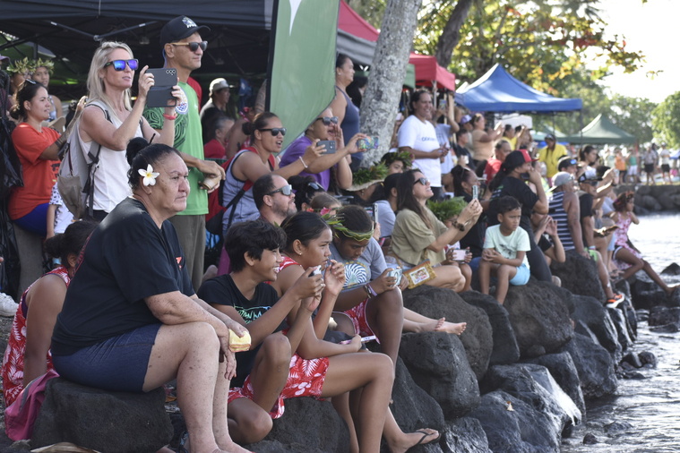 Les familles ont encouragé leurs champions. Les familles ont encouragé leurs champions.