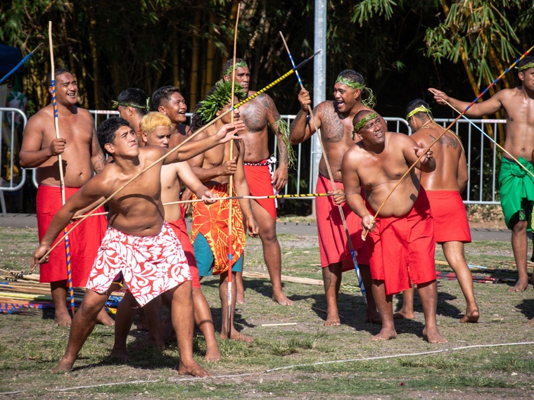 Cette année, on compte plus de 100 athlètes lors du concours de pātia fā. Cette année, on compte plus de 100 athlètes lors du concours de pātia fā.
