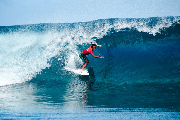 Teiva Tetahio au sommet ce week-end à Teahupo'o. Teiva Tetahio au sommet ce week-end à Teahupo'o.