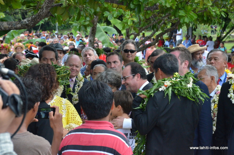 3000 personnes pour accueillir François Hollande à Raiatea 3000 personnes pour accueillir François Hollande à Raiatea