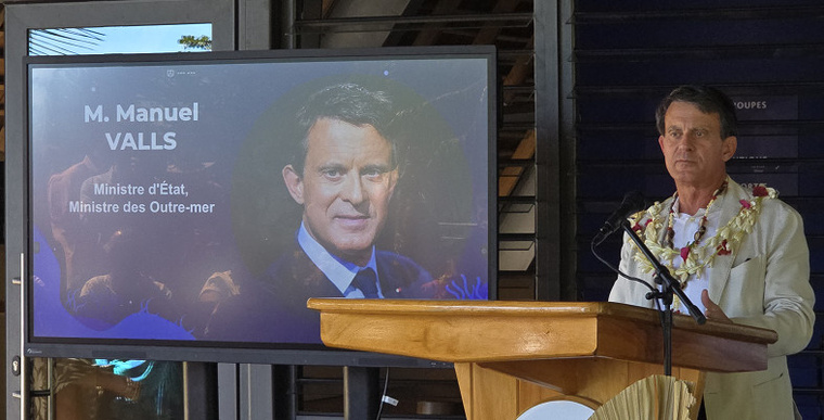 Le ministre le ministre des Outre-mer, Manuel Valls en déplacement à Moorea ©Vaite Urarii Pambrun