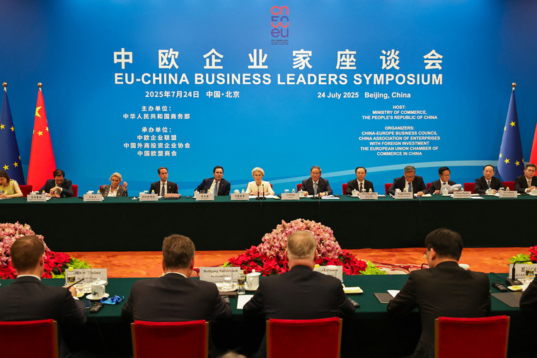 Andres MARTINEZ CASARES / POOL / AFP Andres MARTINEZ CASARES / POOL / AFP