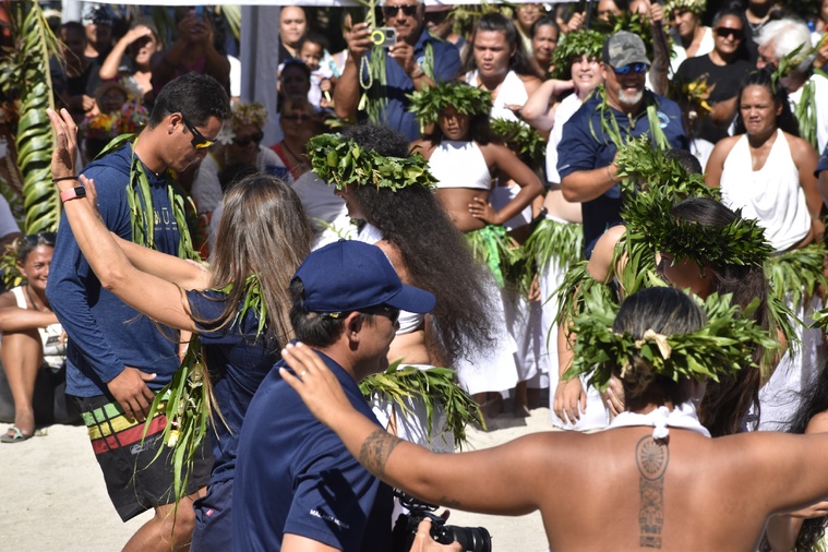 Les navigateurs ont accepté avec enthousiasme l’invitation à la danse. Les navigateurs ont accepté avec enthousiasme l’invitation à la danse.