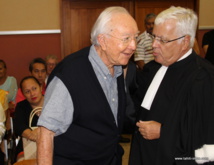 Gaston Flosse et Me Quinquis, jeudi, avant que la cour d'appel ne rende sa décision. Gaston Flosse et Me Quinquis, jeudi, avant que la cour d'appel ne rende sa décision.