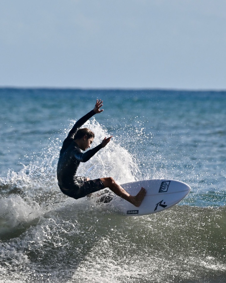 Haunui qui ride : le surf à l’origine de leur passion pour la glisse. Haunui qui ride : le surf à l’origine de leur passion pour la glisse.