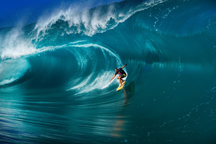 Tikanui Smith à Teahupo'o © John DeTemple