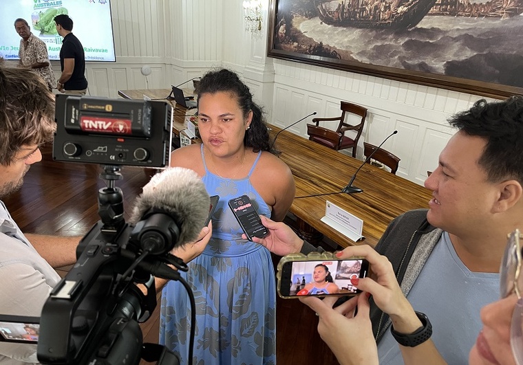 Le “désormais ancien compagnon” de l'ex-ministre des Sports en charge de la prévention contre la délinquance, Heirani Matapo, dément tout lien avec des affaires d'ice et nous fait parvenir un courrier visant à “faire cesser les atteintes injustifiées à sa réputation et rétablir son honneur”. (Photo d'archives de l'ex-ministre des Sports, Nahema Temarii)