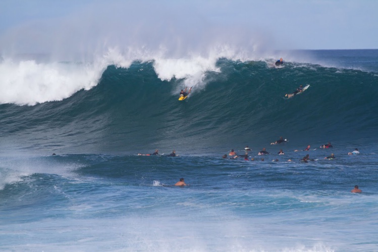 Angelo Faraire (ici en action à Pipeline) a pu se qualifier. Julien Miremont également Angelo Faraire (ici en action à Pipeline) a pu se qualifier. Julien Miremont également