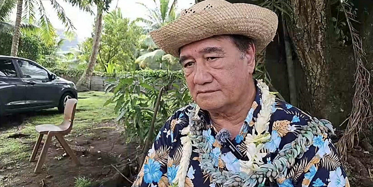 « Quand la majorité a pris sa décision, tu suis la majorité, tu ne vas pas te fâcher au point de voter contre ta majorité et de donner ta procuration à la minorité (…). Je ne sais pas qui sabote qui.” Tony Géros « Quand la majorité a pris sa décision, tu suis la majorité, tu ne vas pas te fâcher au point de voter contre ta majorité et de donner ta procuration à la minorité (…). Je ne sais pas qui sabote qui.” Tony Géros