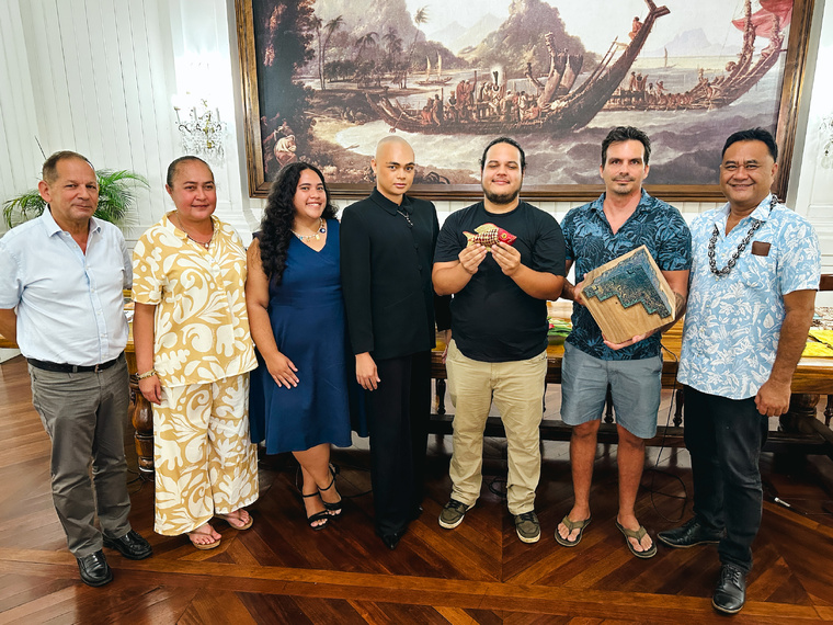 Cinq artistes polynésiens en route pour l'Hexagone