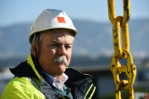 Installation à la Seyne-sur-Mer du câble internet sous-marin reliant Singapour à la France Installation à la Seyne-sur-Mer du câble internet sous-marin reliant Singapour à la France