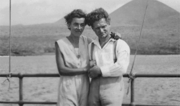 Le couple Ritter-Strauch, les premiers Allemands à s’être installés sur l’île de Floreana.