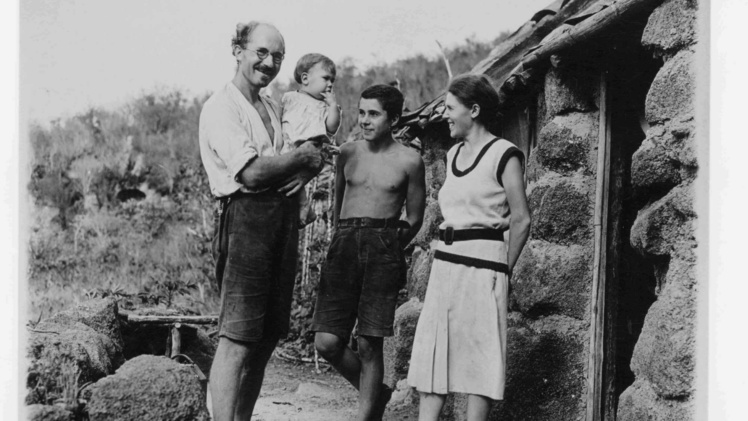 La famille Wittmer au grand complet ; de gauche à droite, Heinz avec, dans ses bras, le petit Rolf (né le 1er janvier 1933), Harry et Margret.