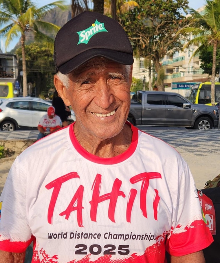 Notre doyen, Manapamano Temaiana, champion du monde en catégorie 80.