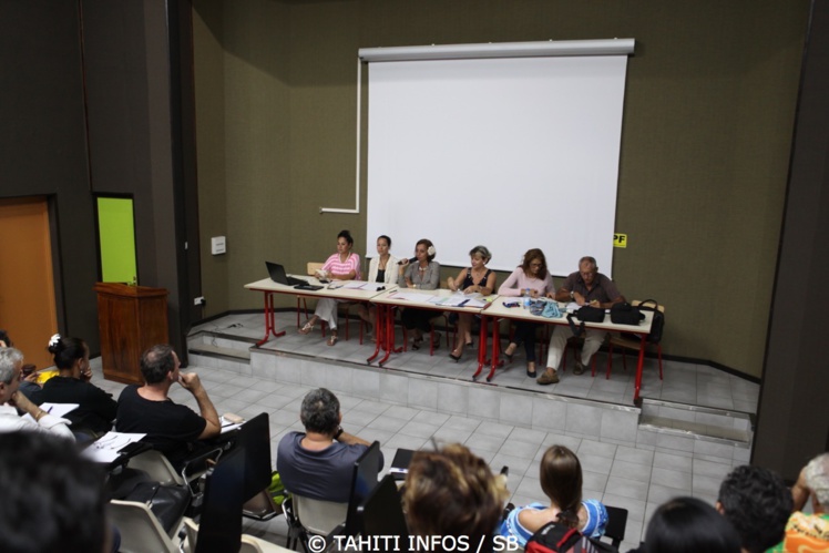 La réunion a duré presque deux heures La réunion a duré presque deux heures