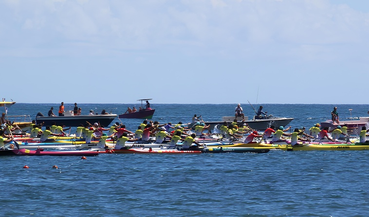 115 rameurs étaient engagés dans la course juniors, seniors, vétérans 40 et 50 ans hommes ce qui a occasionné un départ difficile à lancer.