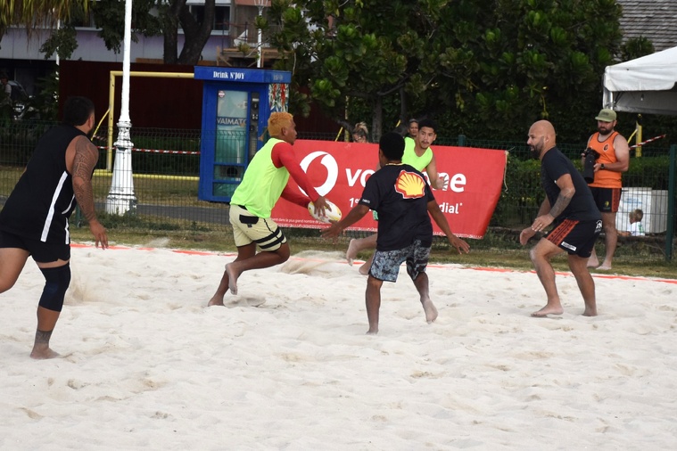 Les Boys de Faa’a ont remporté la première édition du Beach Rugby Punaauia Rugby Club. Les Boys de Faa’a ont remporté la première édition du Beach Rugby Punaauia Rugby Club.