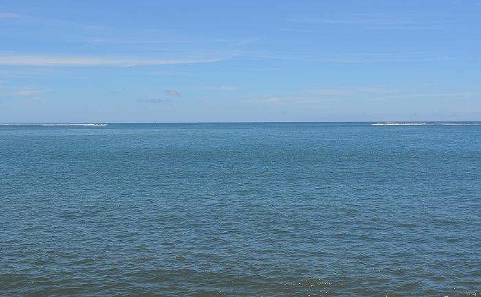Depuis juillet 2011, une concession pour 30 ans d'occupation temporaire d'un emplacement du domaine public maritime de 2250 m2 a été consentie par le Pays dans la passe de Taunoa au profit de la société Froid de Polynésie "pour l'implantation d'un réseau de prise d'eau de mer profonde".