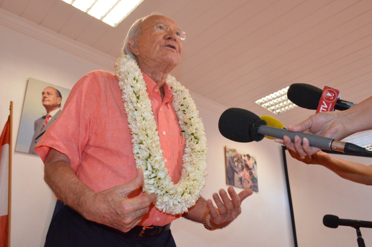 Pays associé : "Ah, vous savez, c’est dur d’être français !" (Flosse)
