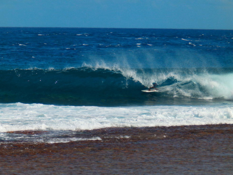 Surf Pro – Rangiroa Pro : Des vagues et du beau spectacle MAJ Surf Pro – Rangiroa Pro : Des vagues et du beau spectacle MAJ