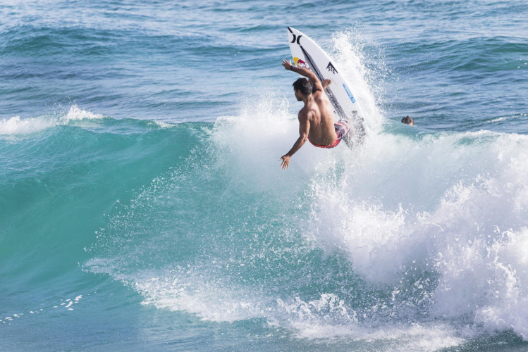 Michel Bourez en free session avant la compétition Michel Bourez en free session avant la compétition