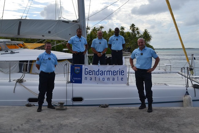 Les gendarmes en mission dans les atolls isolés des Tuamotu Les gendarmes en mission dans les atolls isolés des Tuamotu