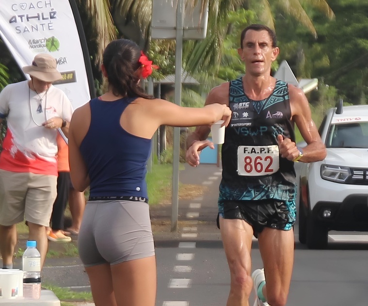 Damien Troquenet n’a pas forcé son talent pour décrocher un nouveau titre de champion de Polynésie sur le semi-marathon.