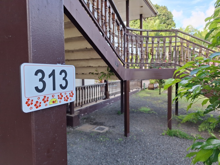 La plaque inaugurale de la mairie de Afaahiti-Taravao. La plaque inaugurale de la mairie de Afaahiti-Taravao.