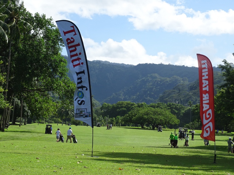Un décor somptueux pour cette compétition de golf locale Un décor somptueux pour cette compétition de golf locale