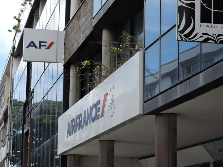 Les passagers qui devaient prendre l'avion d'Air France ce matin ont été appelés à embarquer sur le vol d'Air Tahiti Nui hier soir.